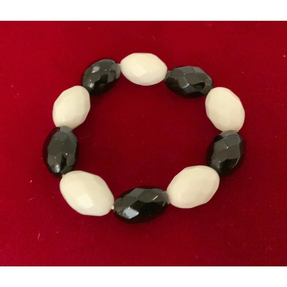 Black and White Bead Bracelet